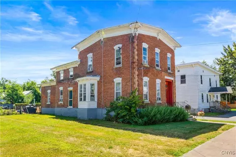 117 W Walnut St, Oneida, NY 13421