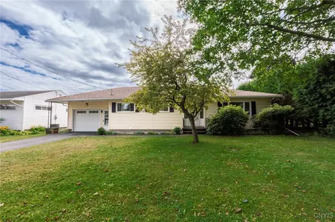 1515 Gibson Rd, Utica, NY 13501