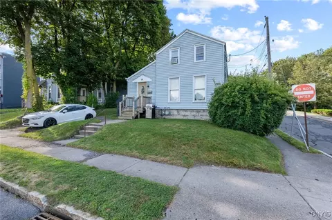 18 Lincoln St, Auburn, NY 13021