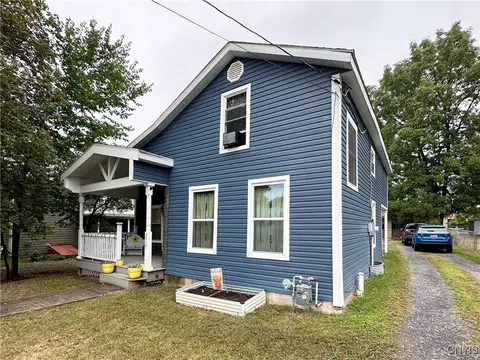 2757 Green St, Brutus, NY 13166