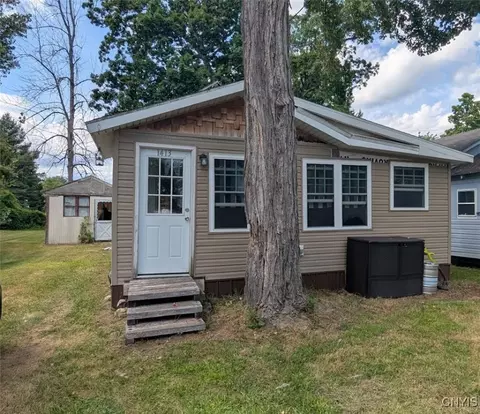 1413 Vienna Rd St, Vienna, NY 13157
