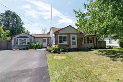 113 Kenneth Rd, Camillus, NY 13031