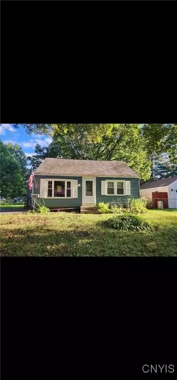 47 Pine Ridge Cir, Syracuse, NY 13212