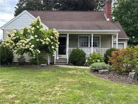 102 Newcastle Rd, Geddes, NY 13219