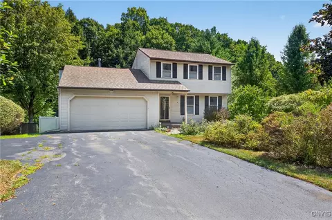54 Ironwood Dr, Schroeppel, NY 13132