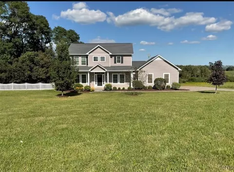 2770 Giles Rd, Skaneateles, NY 13152
