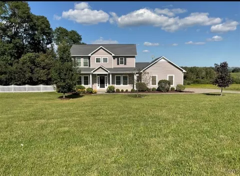 2770 Giles Rd, Skaneateles, NY 13152