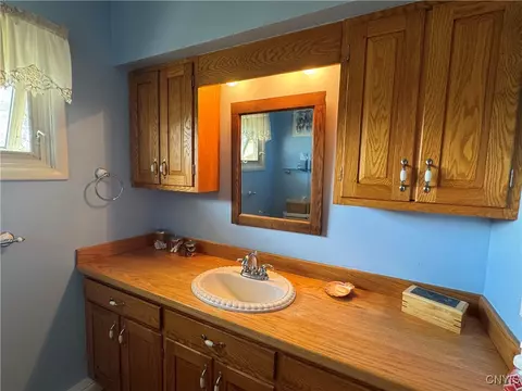 Bath - 10 E Lake Rd, Hamilton, NY 13346 photo 3 of 4