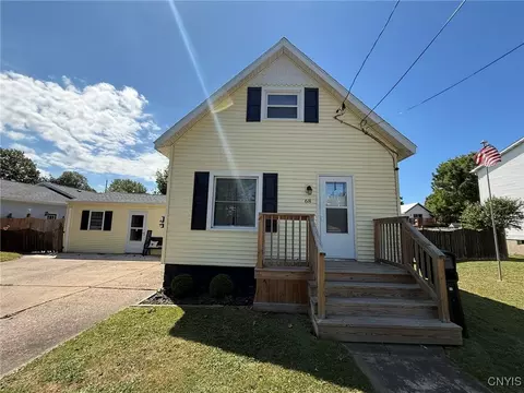 68 E 11th St, Oswego, NY 13126
