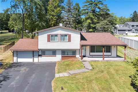 11 Damson Ln, Liverpool, NY 13090