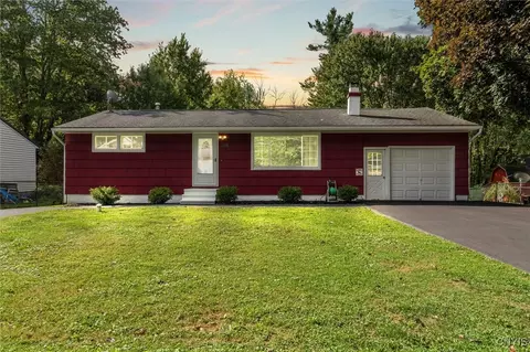 226 Hamilton Rd, Syracuse, NY 13212