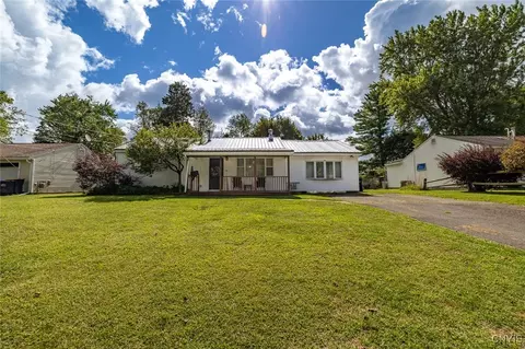 38 Beechnut Ter, Whitestown, NY 13492