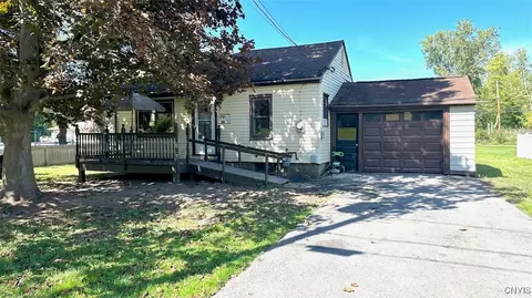 115 Lock St, Schroeppel, NY 13135