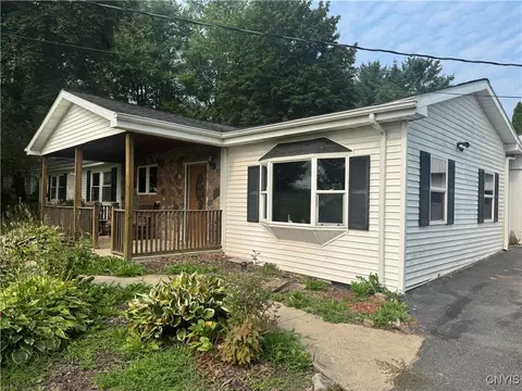 7473 County House Rd, Sennett, NY 13021
