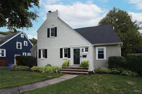 207 Ambergate Rd, Syracuse, NY 13214