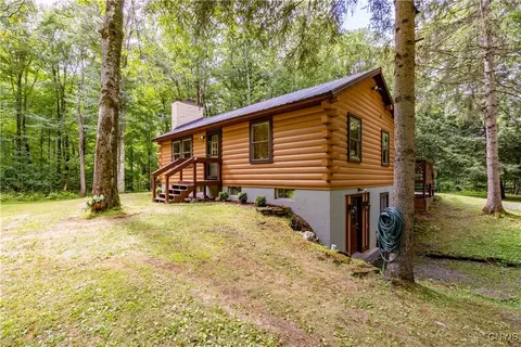 65 County Route 17, Bernhards Bay, NY 13028