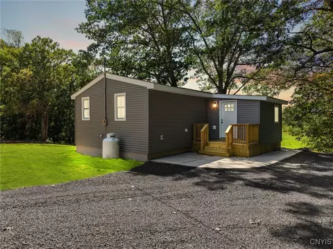 165 Paddy Lake Rd, Scriba, NY 13126