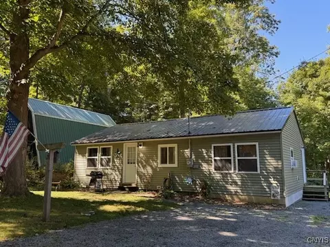 20 White Birches Dr, Sandy Creek, NY 13145