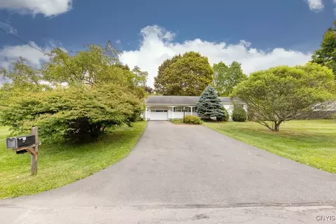 15 Sherwood Cir, Clay, NY 13041