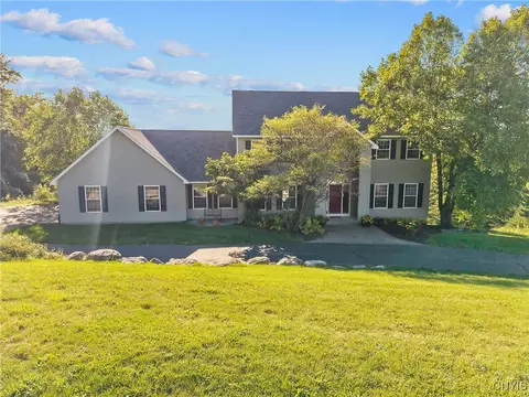 6915 Kassonta Dr, Jamesville, NY 13078
