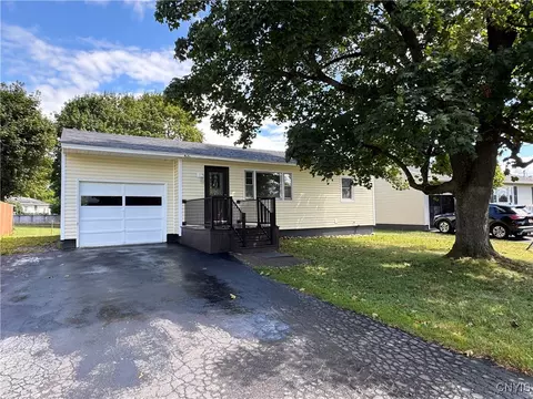 448 Van Roen Rd, Utica, NY 13502