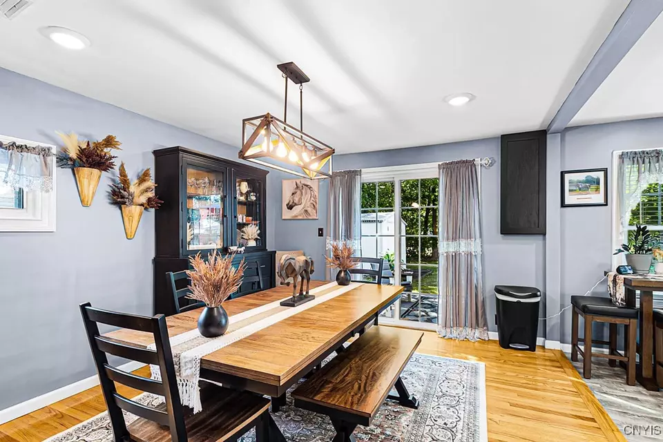 Dining - 417 Richmond Rd, Utica, NY 13502 photo 3 of 4