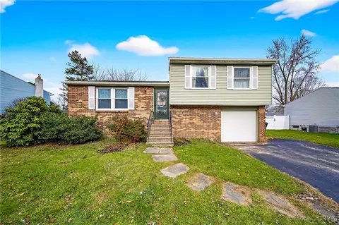 113 Rocky Rd, Salina, NY 13090