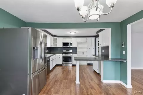 331 Frederick St E, East Syracuse, NY 13057 photo 11