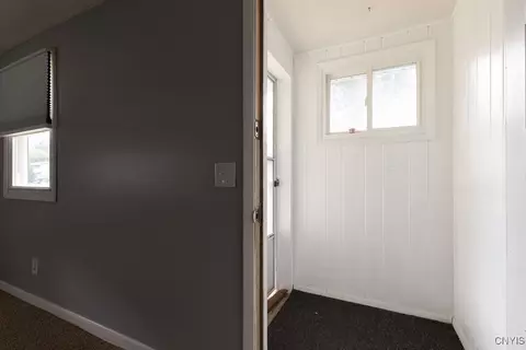 331 Frederick St E, East Syracuse, NY 13057 photo 22