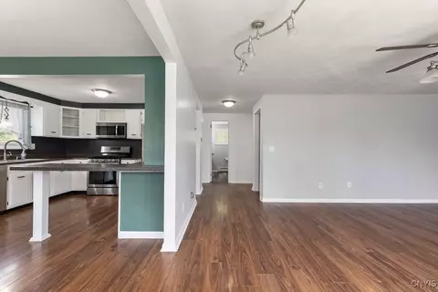 331 Frederick St E, East Syracuse, NY 13057 photo 7