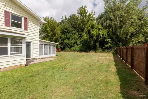331 Frederick St E, East Syracuse, NY 13057 photo 3