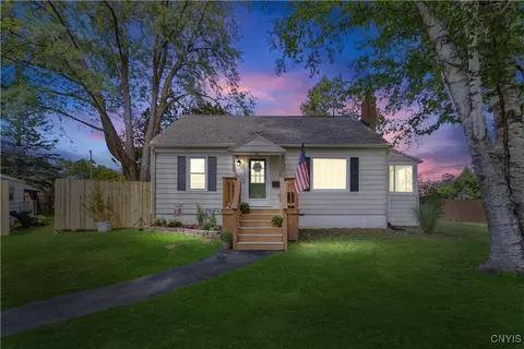 121 Herbert St, North Syracuse, NY 13212