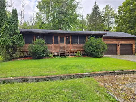 8281 Lewis Point Rd, Lenox, NY 13032