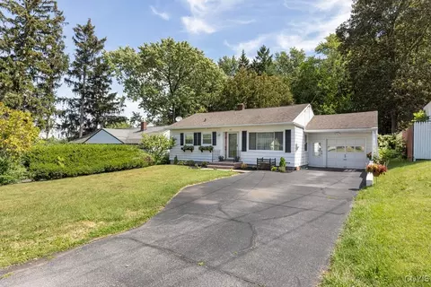 117 Foxboro Rd, Syracuse, NY 13224