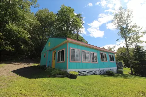 9371 Ingersoll Dr, Wolcott, NY 14590
