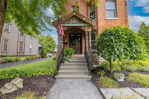 341 Broad St, Oneida, NY 13421