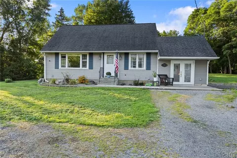 7336 Wheatley Rd, East Syracuse, NY 13057