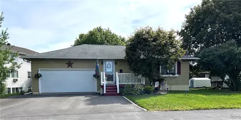 204 Woodbury Ave, Salina, NY 13206