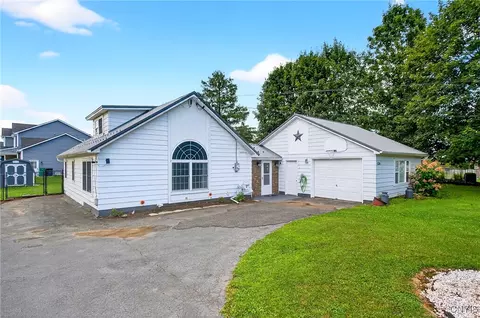 4264 Cleveland Rd, Onondaga, NY 13215