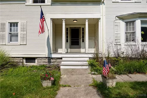 Exterior - 511 E Seneca St, Manlius, NY 13104 photo 3 of 5