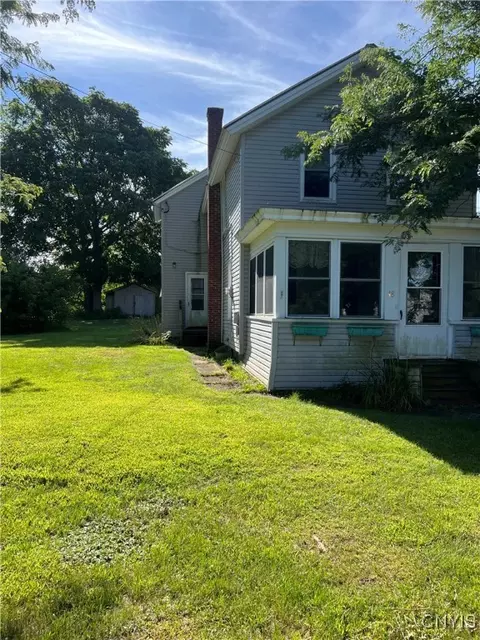 48 Grove St, Adams, NY 13605