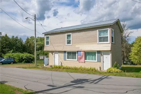 10 Scharoun Dr, Pulaski, NY 13142