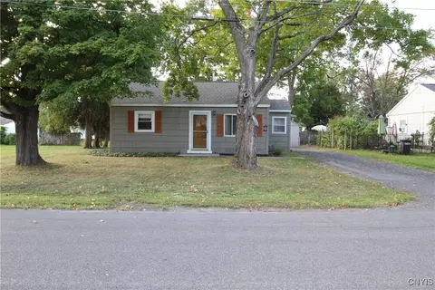 214 Vardon St, Salina, NY 13088