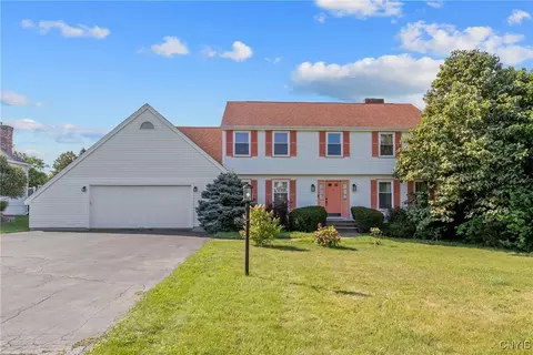 8252 Iliad Dr, Manlius, NY 13104