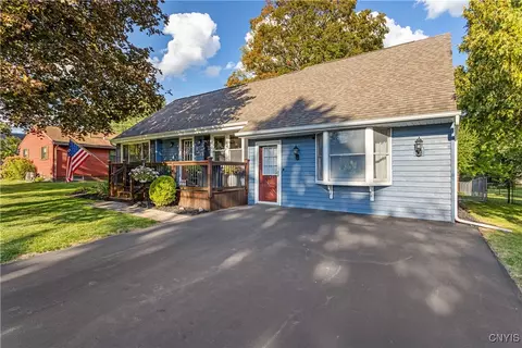 113 Stillwell Ter, East Syracuse, NY 13057
