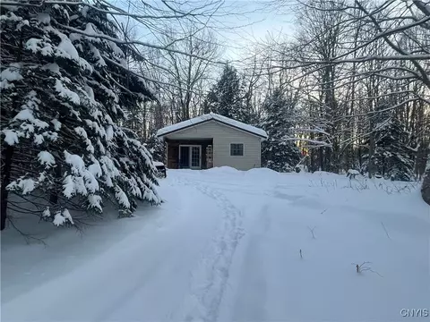 7341 County Route 17, Boylston, NY 13083