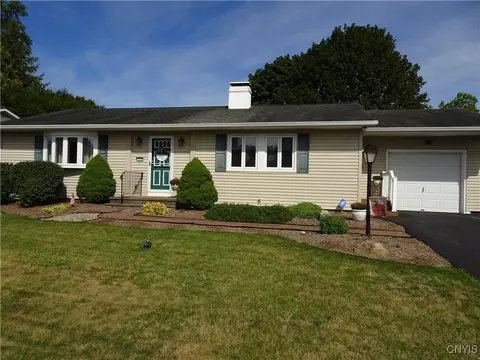 113 Spruce Tree Ln, Geddes, NY 13219