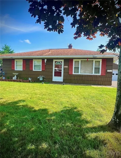 906 Dewitt Ln, Rome, NY 13440