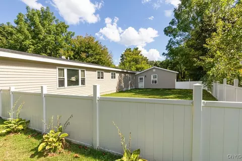 Exterior - 3086 High Rd, Lysander, NY 13027 photo 3 of 16