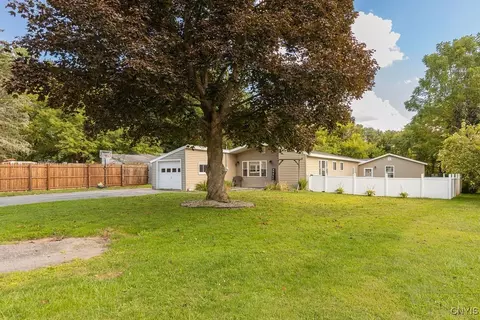 3086 High Rd, Lysander, NY 13027